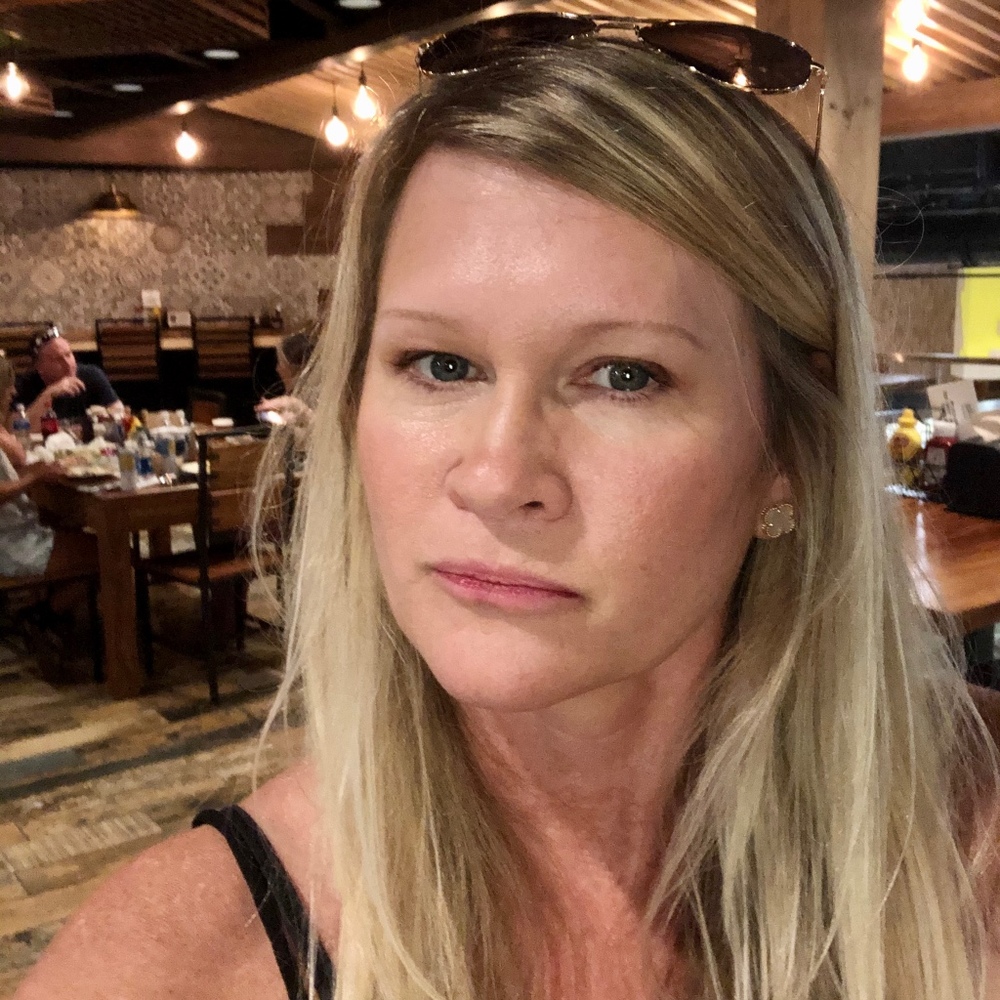 Meet your Posher, Laurie